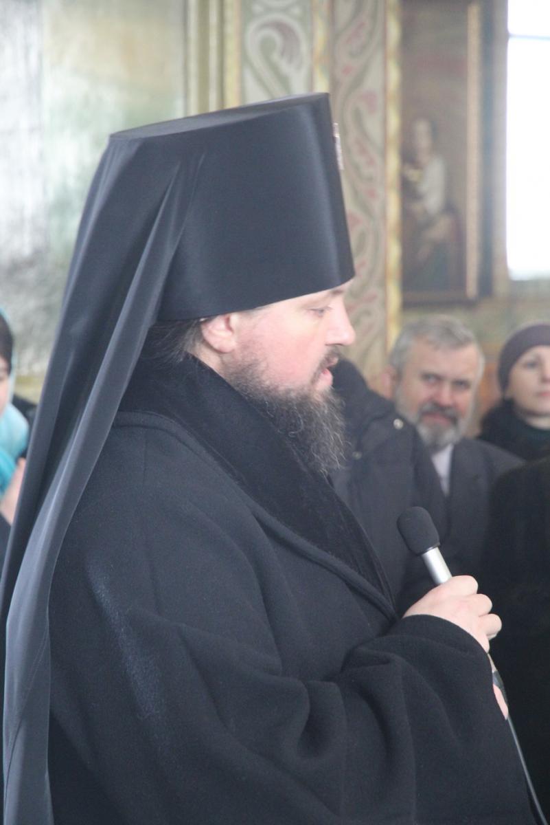Із світлим Різдвом Христовим архієпископа Никодима привітала громада Свято-Успенського архієрейського собору м. Житомира