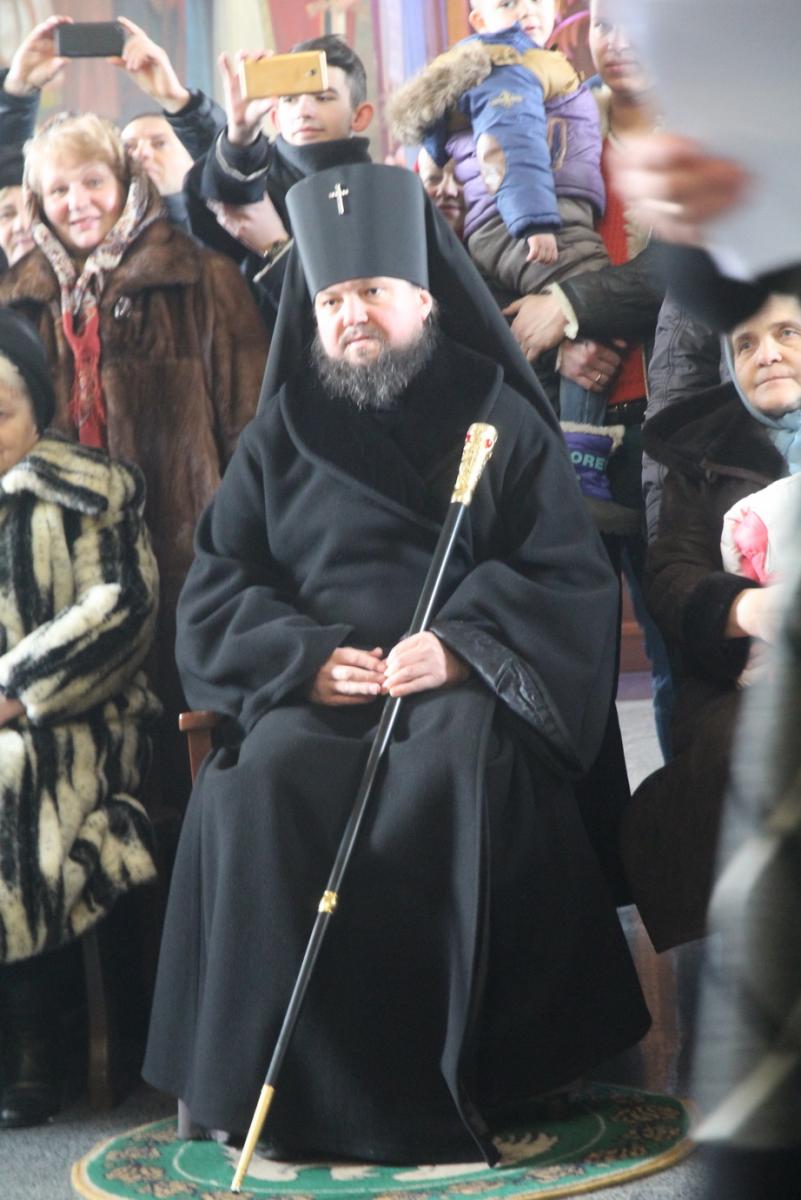Із світлим Різдвом Христовим архієпископа Никодима привітала громада Свято-Успенського архієрейського собору м. Житомира