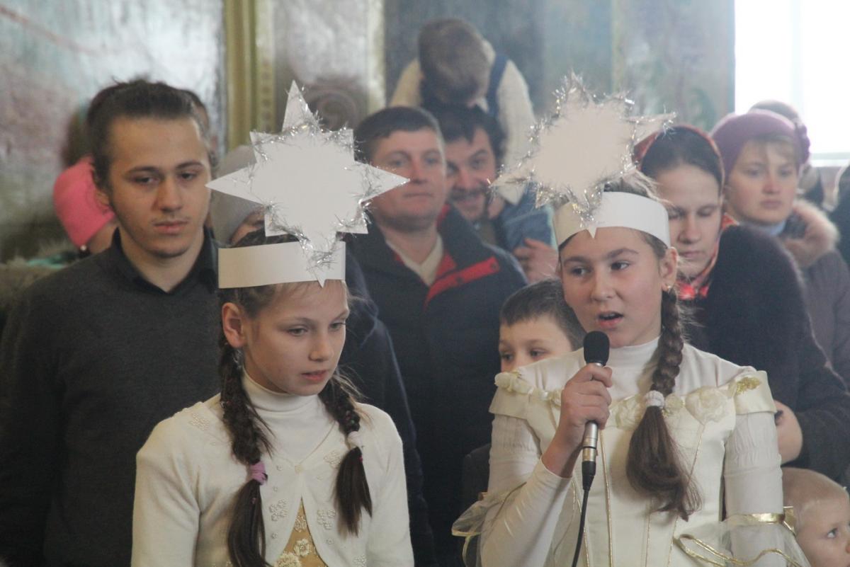 Із світлим Різдвом Христовим архієпископа Никодима привітала громада Свято-Успенського архієрейського собору м. Житомира