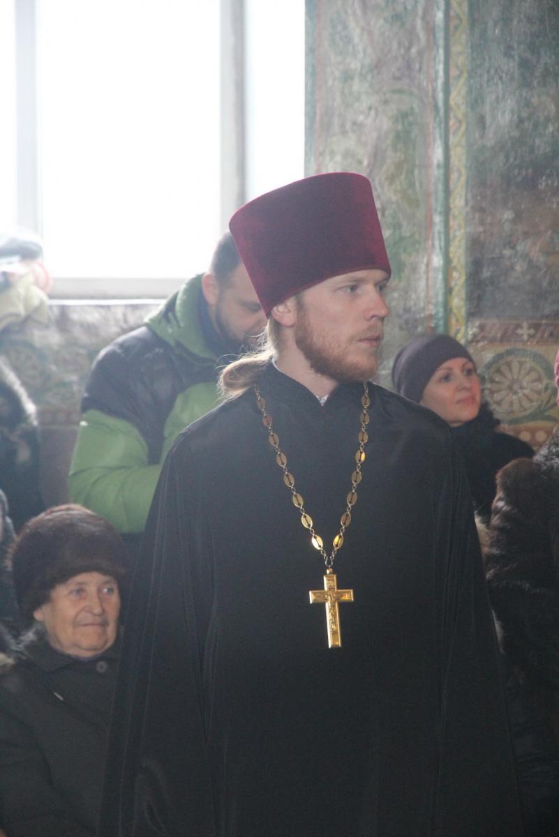 Із світлим Різдвом Христовим архієпископа Никодима привітала громада Свято-Успенського архієрейського собору м. Житомира