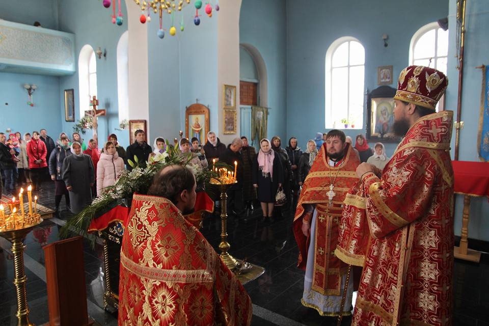 Архієпископ Никодим звершив святу Літургію в Успенському храмі смт. Романів.