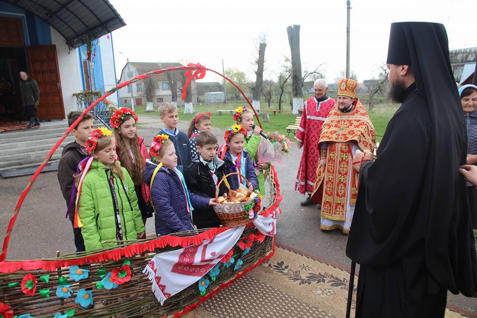 Архієпископ Никодим звершив святу Літургію в Успенському храмі смт. Романів.
