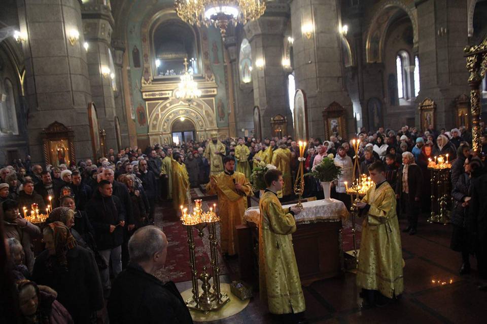 Митрополит Никодим очолив воскресну літургію у Спасо-Преображенському кафедральному соборі!