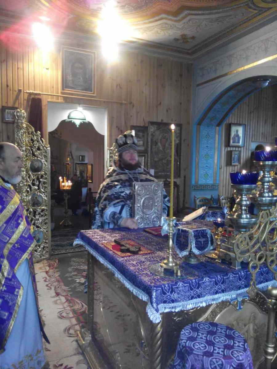 Соборное служение литургии Преждеосвященных Даров в Коростышевском благочинии.