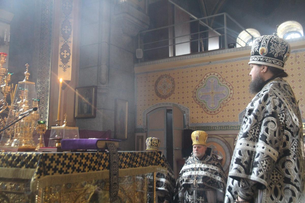 Архієпископ Никодим звершив першу в цьому році літургію Напередосвячених Дарів.