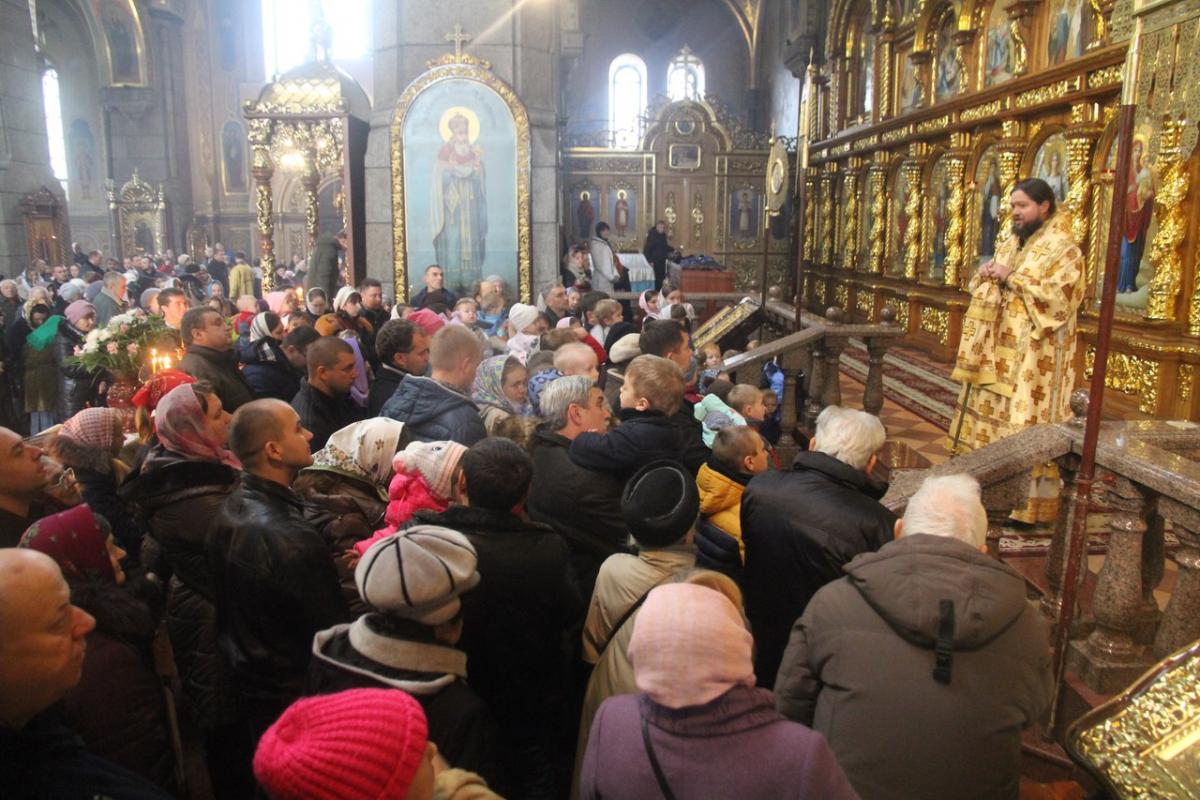 Архієпископ Никодим очолив недільну літургію у кафедральному соборі обласного центру!