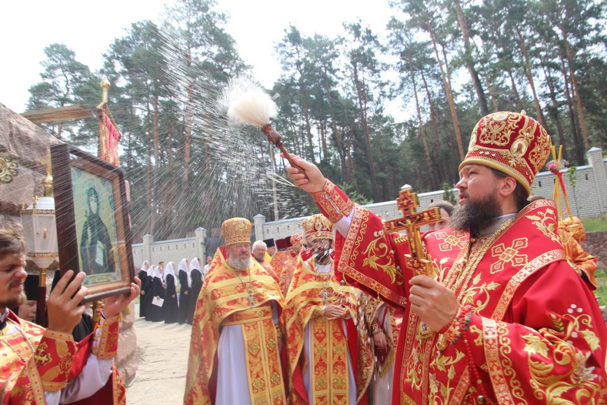 У СВЯТО-АНАСТАСІЇВСЬКОМУ МОНАСТИРІ ВІДЗНАЧИЛИ ПРЕСТОЛЬНЕ СВЯТО!