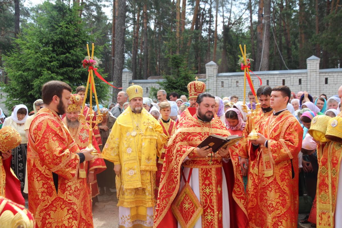 У СВЯТО-АНАСТАСІЇВСЬКОМУ МОНАСТИРІ ВІДЗНАЧИЛИ ПРЕСТОЛЬНЕ СВЯТО!