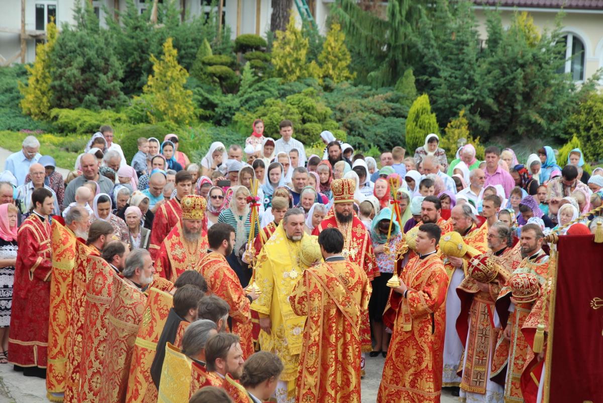 У СВЯТО-АНАСТАСІЇВСЬКОМУ МОНАСТИРІ ВІДЗНАЧИЛИ ПРЕСТОЛЬНЕ СВЯТО!