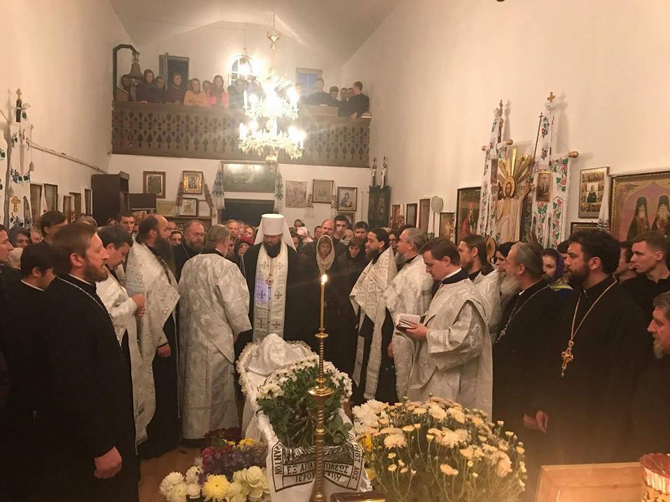 Архіпастир звершив заупокійну молитву над спочилим кліриком Волинської єпархії
