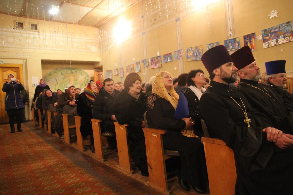 Вечір благодійних колядок провели у Черняхівському благочинні.