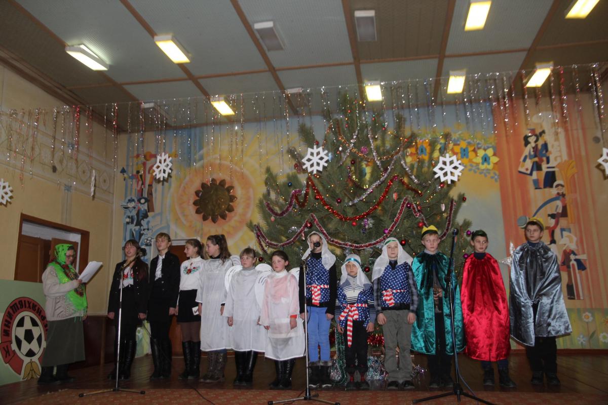 Вечір благодійних колядок провели у Черняхівському благочинні.