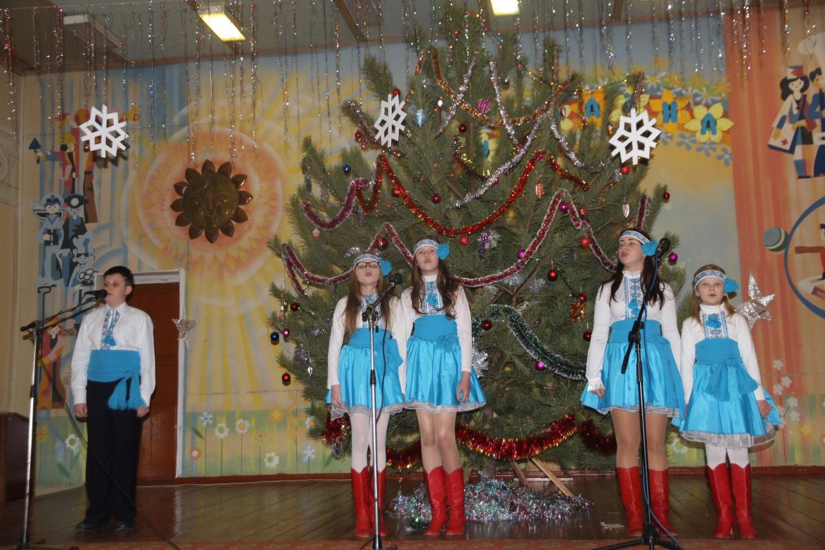Вечір благодійних колядок провели у Черняхівському благочинні.