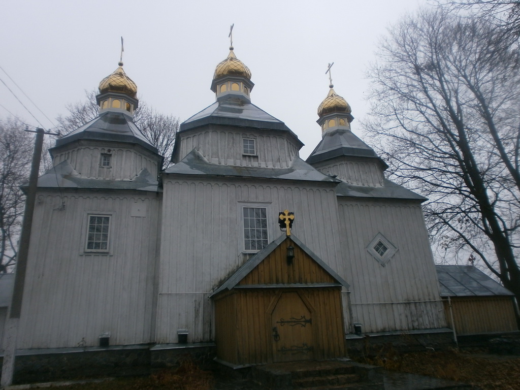У храмі Різдва Пресвятої Богородиці с. Озадівки звершено молебень за мир