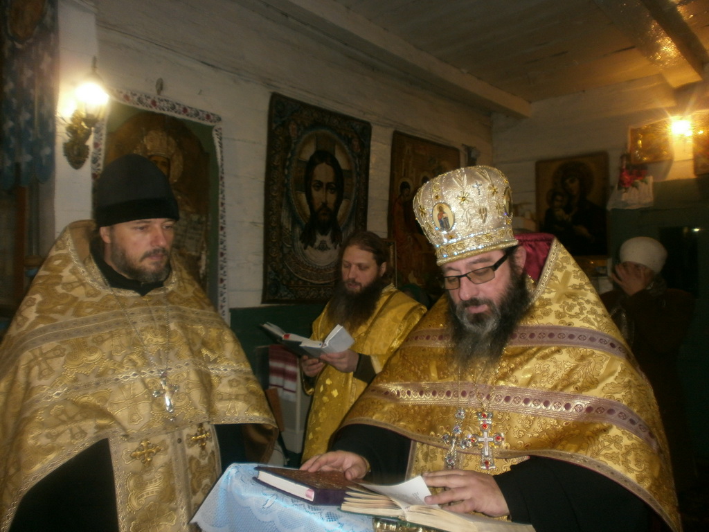 У храмі Різдва Пресвятої Богородиці с. Озадівки звершено молебень за мир