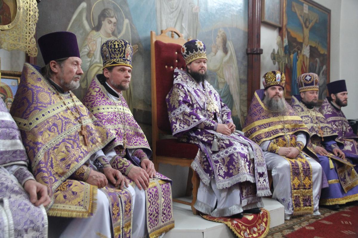 Баранівка. Сповідь священослужителів Баранівського благочиння.