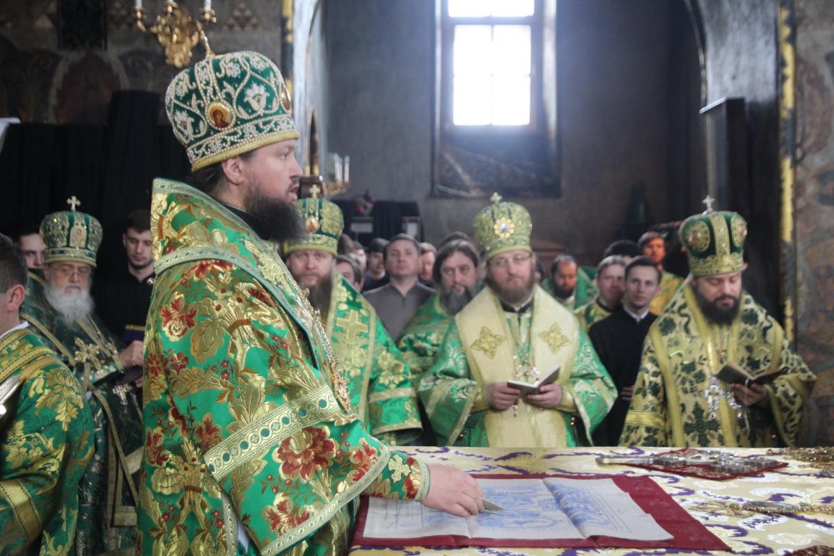 Київ. Архієпископ Никодим молився за Божественною літургією разом із Предстоятелем УПЦ