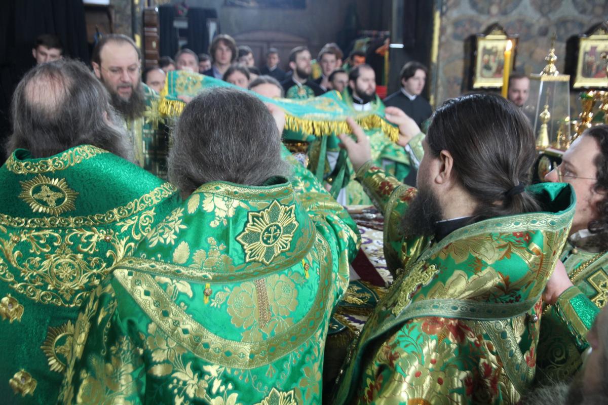 Київ. Архієпископ Никодим молився за Божественною літургією разом із Предстоятелем УПЦ