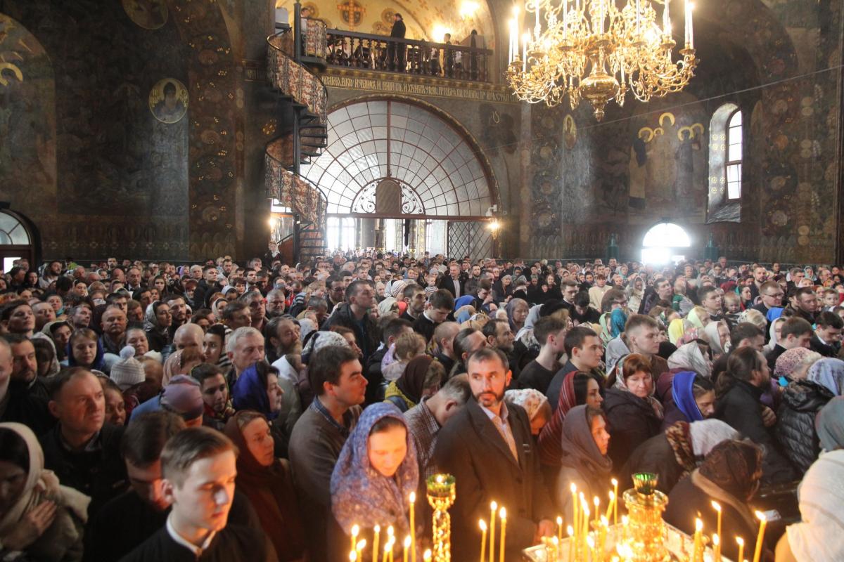 Київ. Архієпископ Никодим молився за Божественною літургією разом із Предстоятелем УПЦ