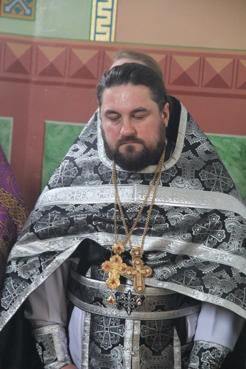 Сповідь священослужителів Черняхівського благочиння. Божественна літургія у Головино.