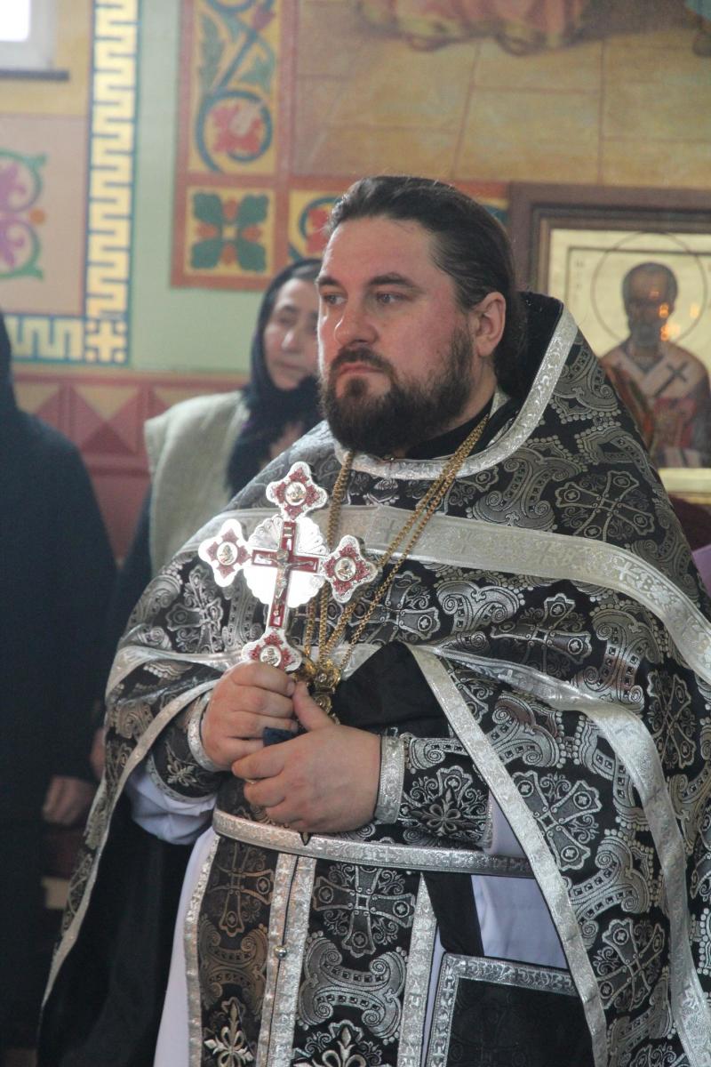 Сповідь священослужителів Черняхівського благочиння. Божественна літургія у Головино.