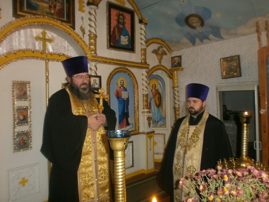 Молебень за мир у Свято-Хрестовоздвиженському храмі села Великої П’ятигірки