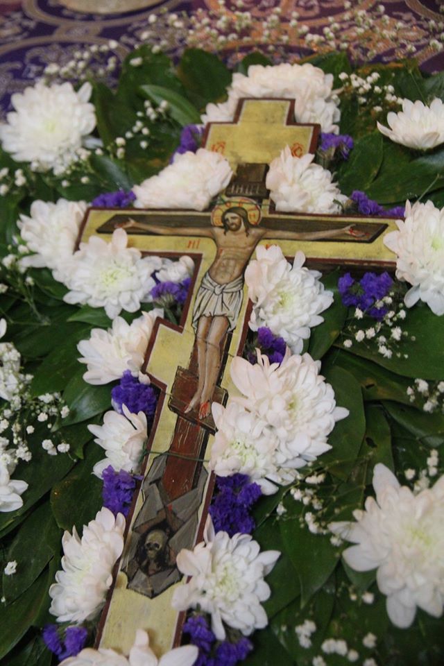 Середина Чотиридесятниці. Винесення Чесного і Животворящого Хреста Господнього!