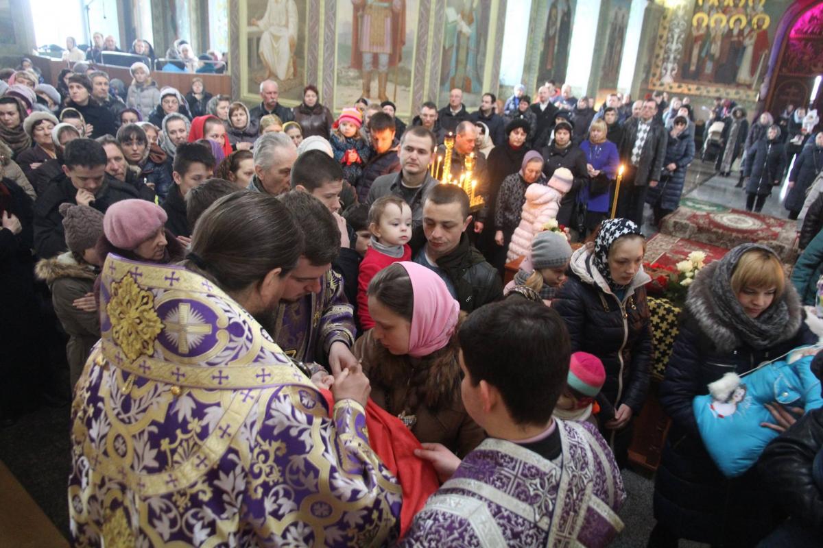 Хрестопоклонна Неділя. Божественна літургія та освячення Поклонного Хреста на території Успенського собору міста Житомира!