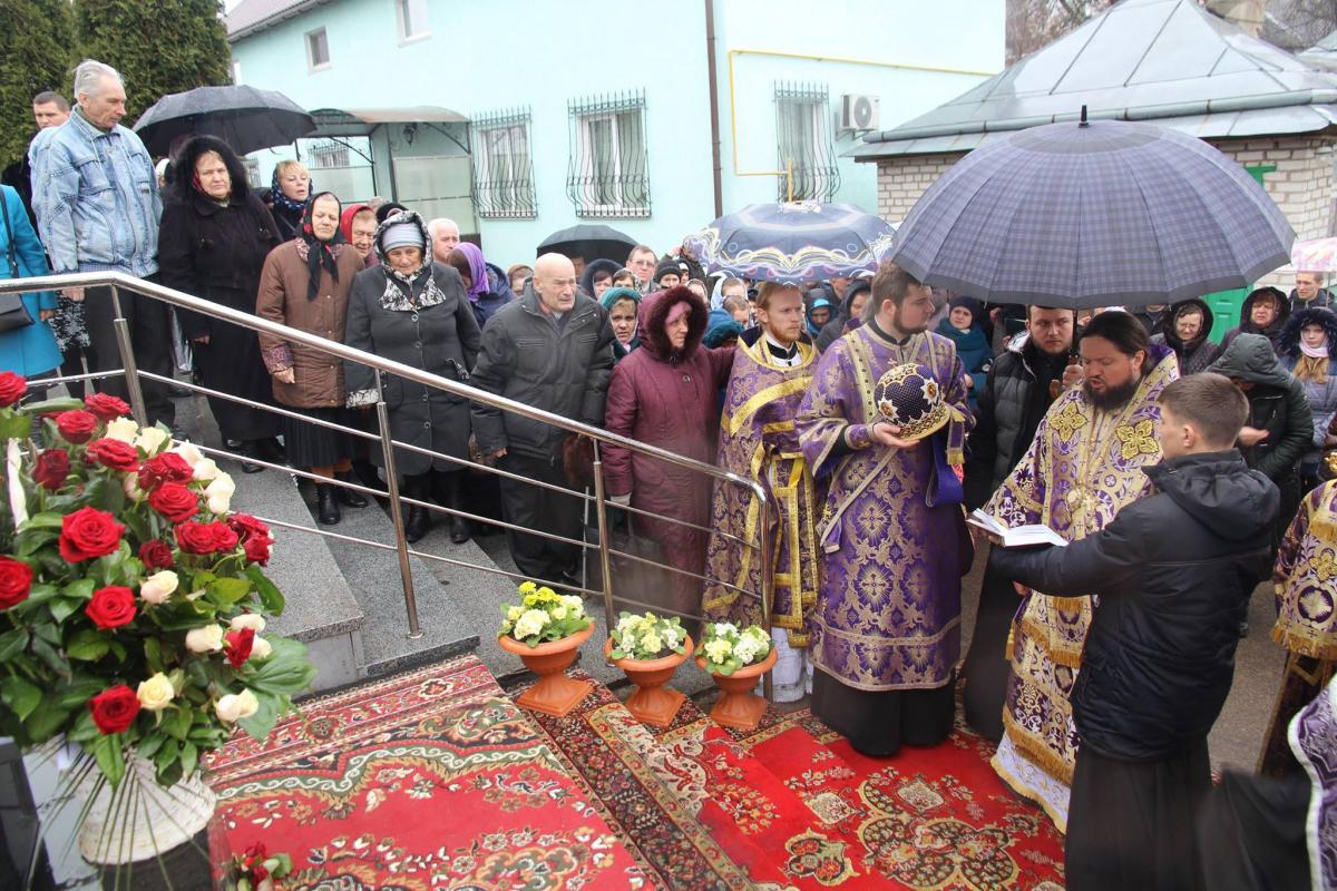 Хрестопоклонна Неділя. Божественна літургія та освячення Поклонного Хреста на території Успенського собору міста Житомира!