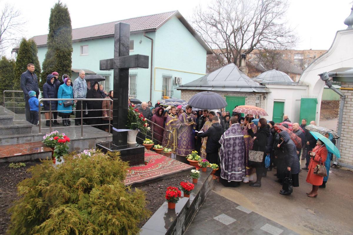 Хрестопоклонна Неділя. Божественна літургія та освячення Поклонного Хреста на території Успенського собору міста Житомира!