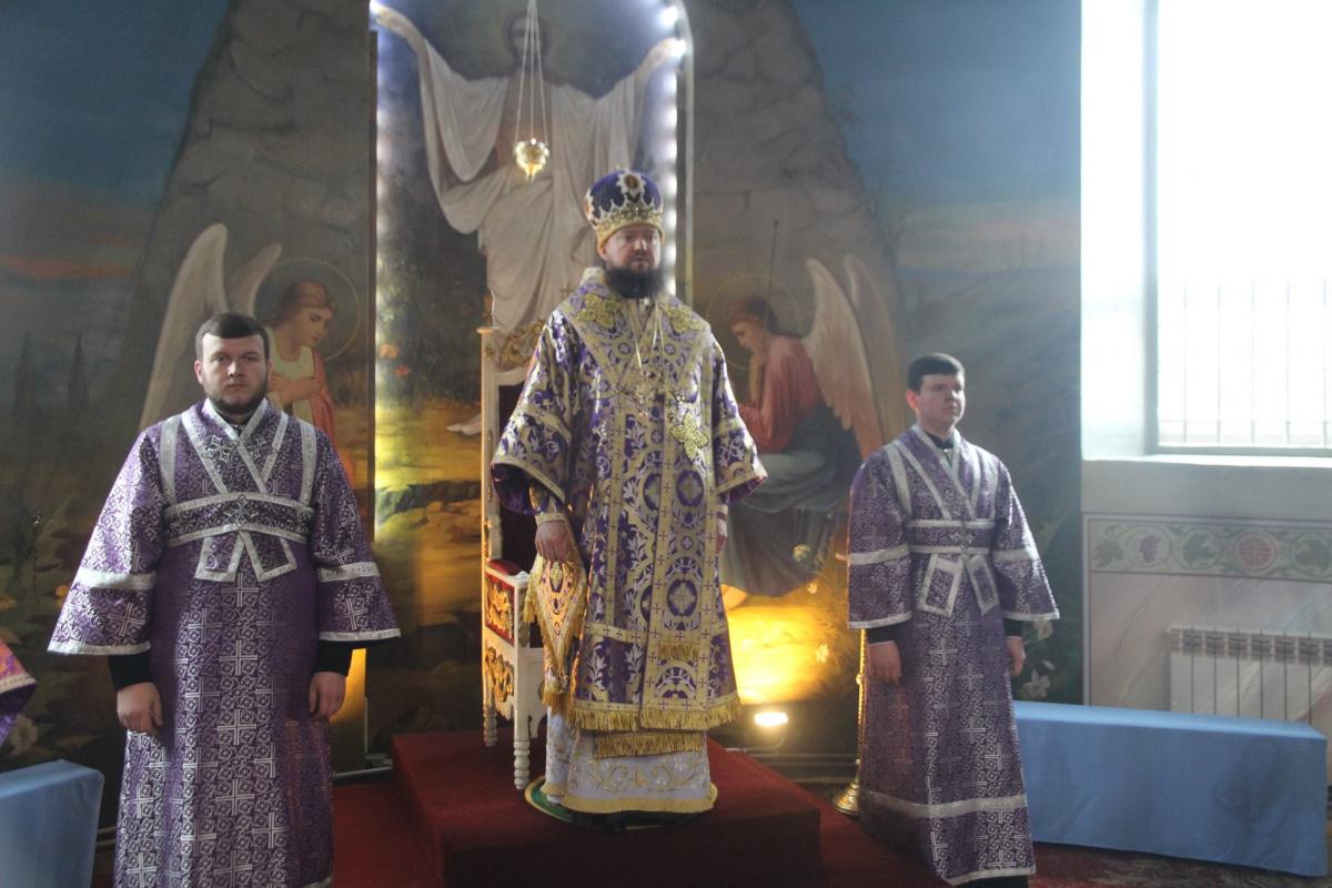 Хрестопоклонна Неділя. Божественна літургія та освячення Поклонного Хреста на території Успенського собору міста Житомира!