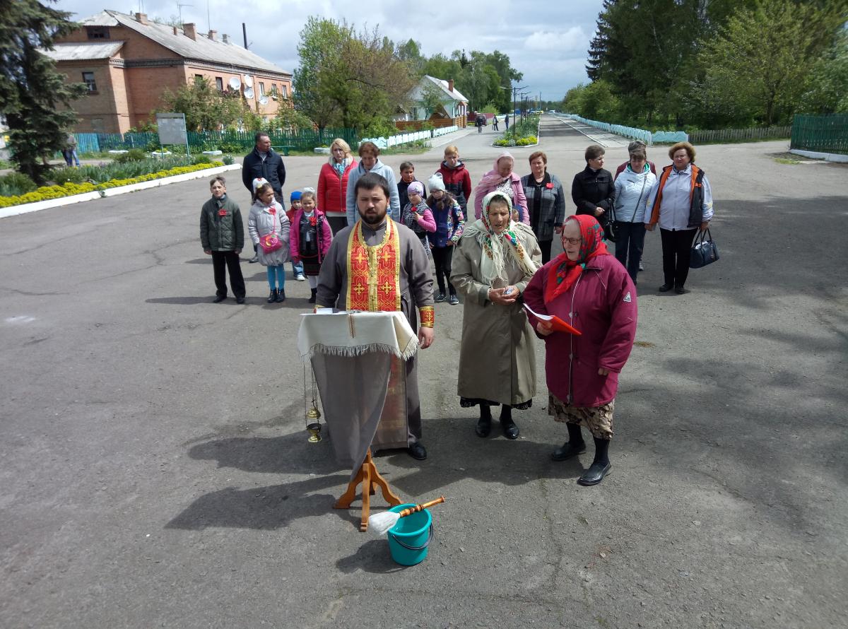 Дев’ятого травня в усіх храмах Бердичівського благочиння були звершені заупокійні богослужіння за загиблими в роки Другої світової війни і молебні за мир та захисників Вітчизни