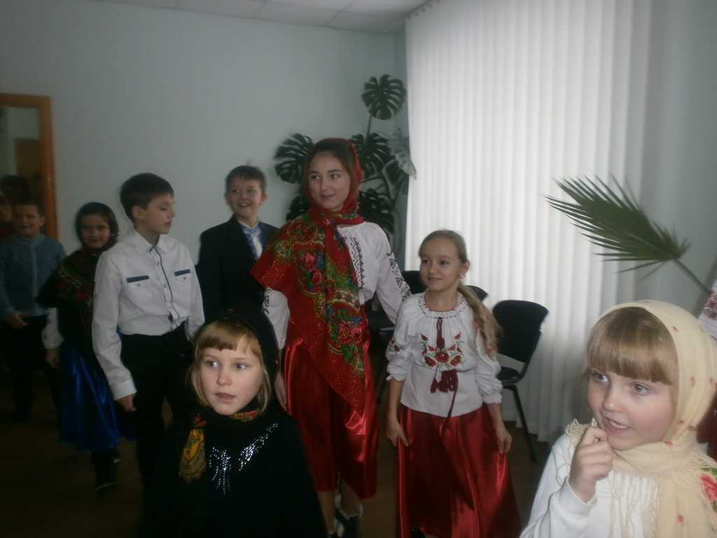 У Бердичеві вихованці Недільної школи «Іскринка» при храмі ікони Божої Матері «Цілителька» тішили жителів колядками