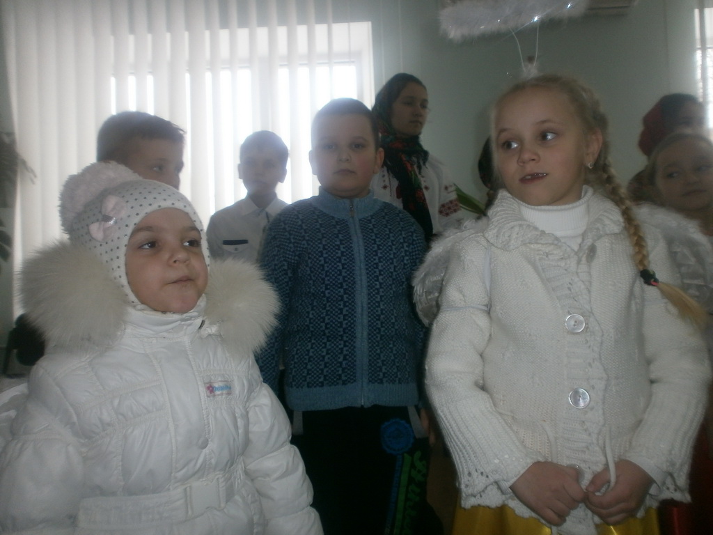 У Бердичеві вихованці Недільної школи «Іскринка» при храмі ікони Божої Матері «Цілителька» тішили жителів колядками