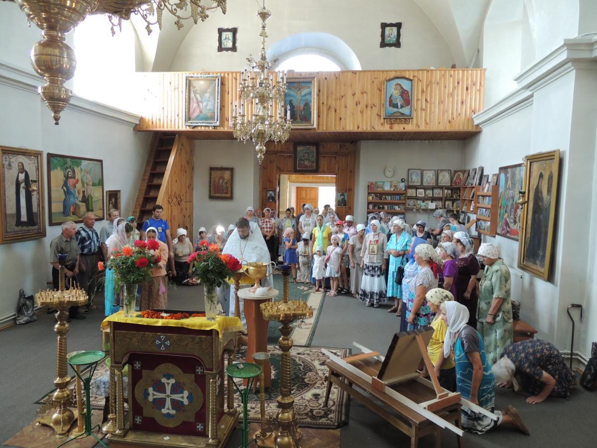 Хресна хода з Баранівки вирушила до Почаївської Лаври