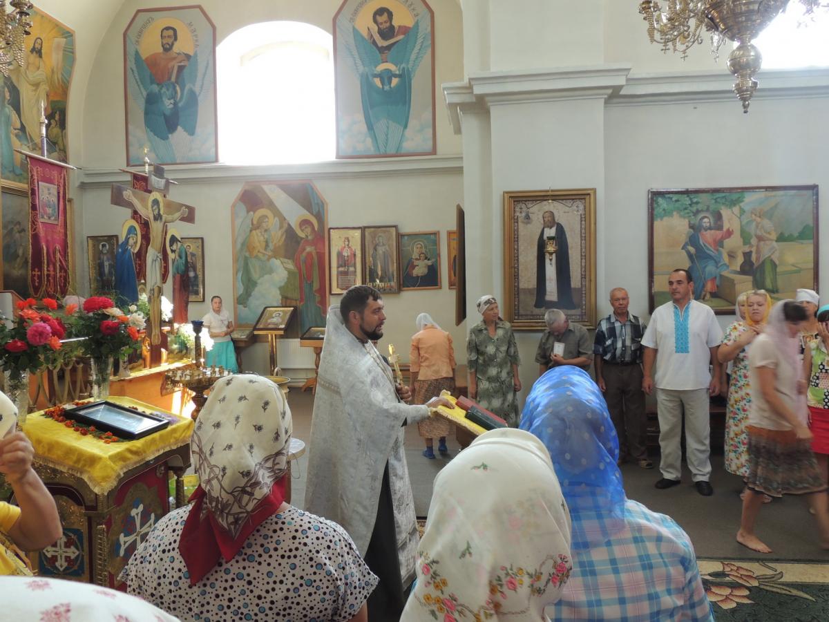 Хресна хода з Баранівки вирушила до Почаївської Лаври
