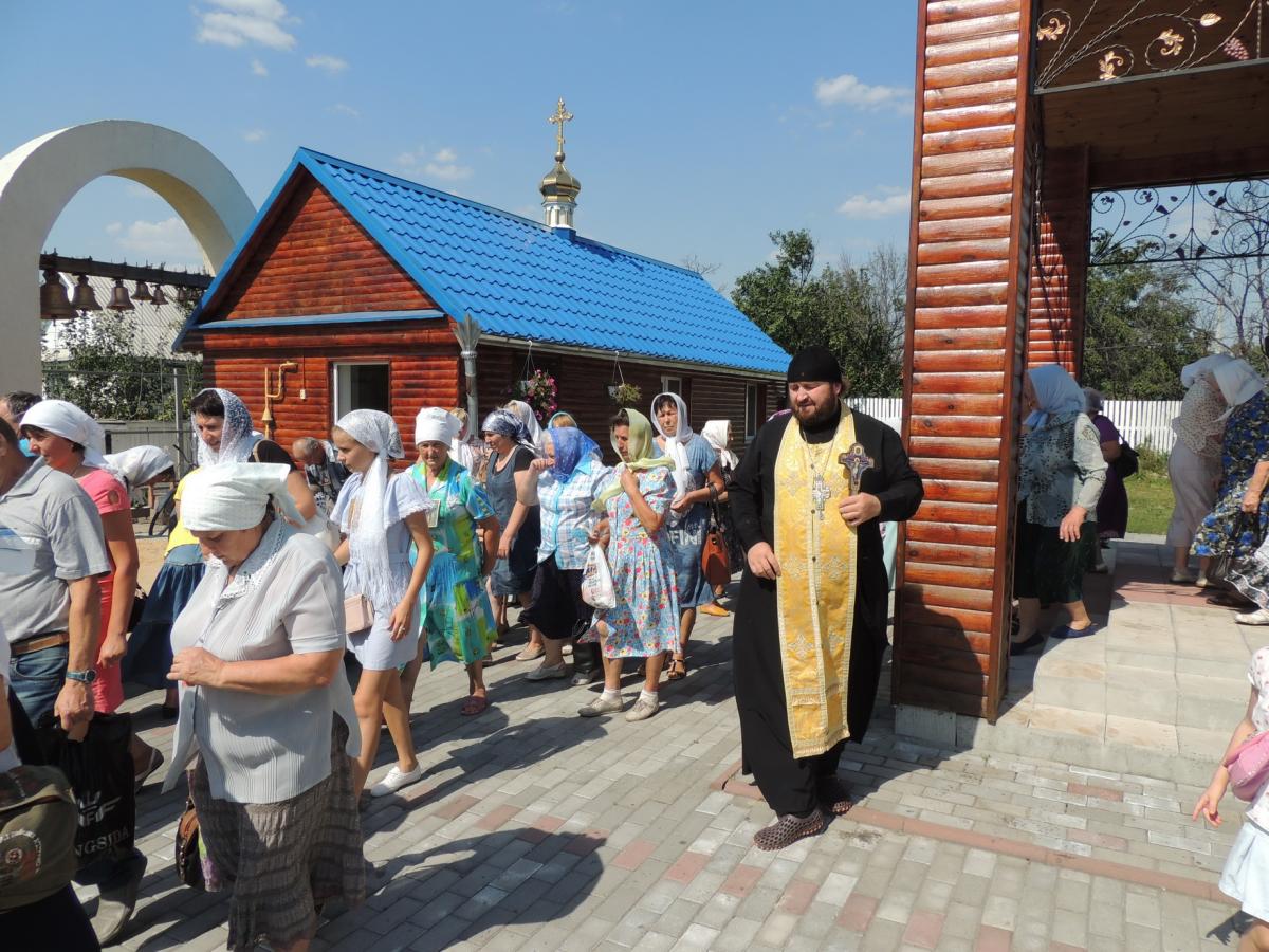 Хресна хода з Баранівки вирушила до Почаївської Лаври