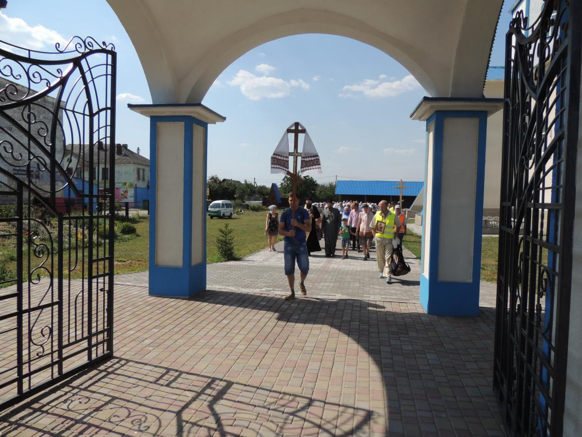 Хресна хода з Баранівки вирушила до Почаївської Лаври