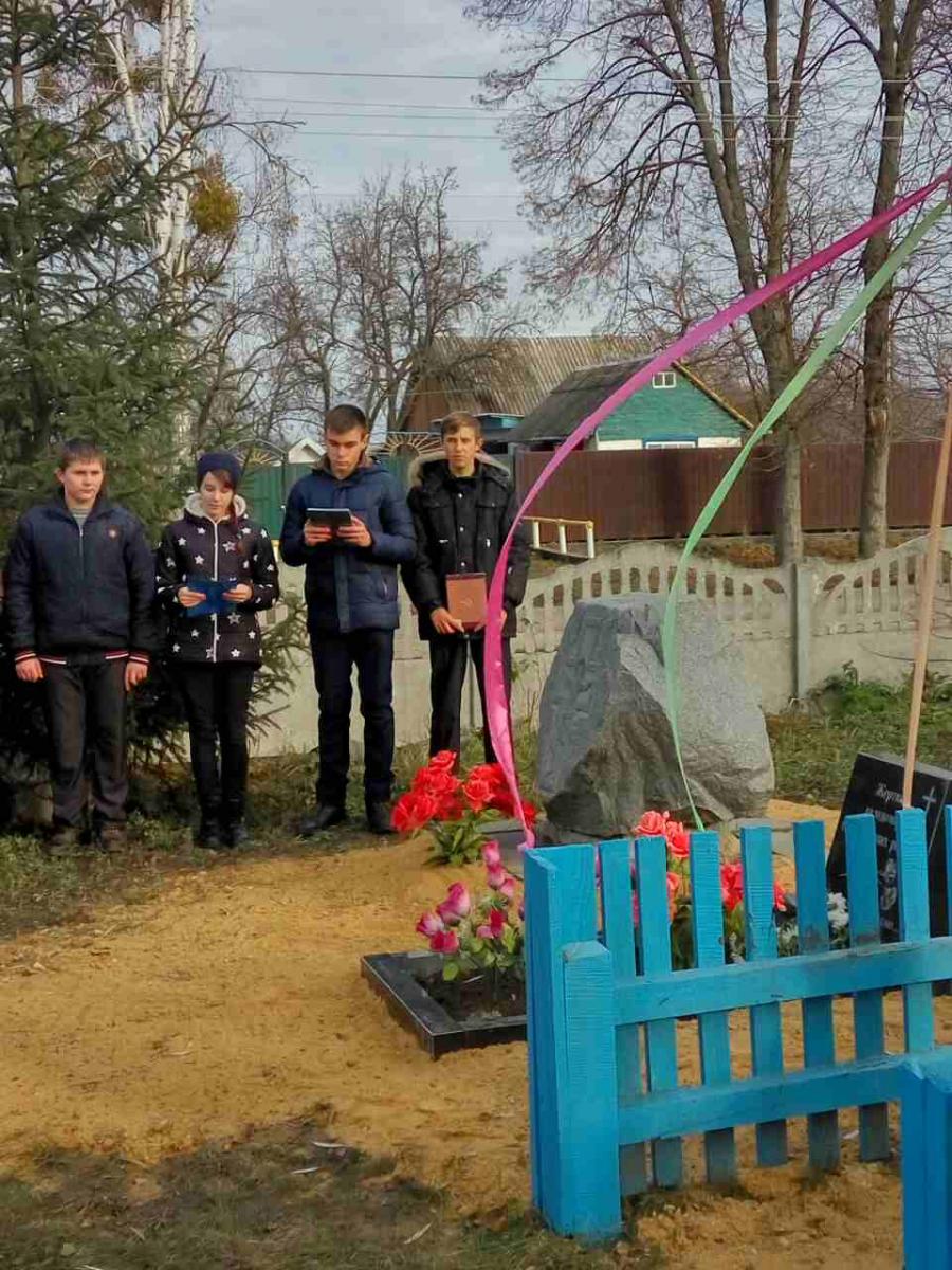 В с. Городківка встановили та освятили пам’ятний знак «Жертвам Голодомору»