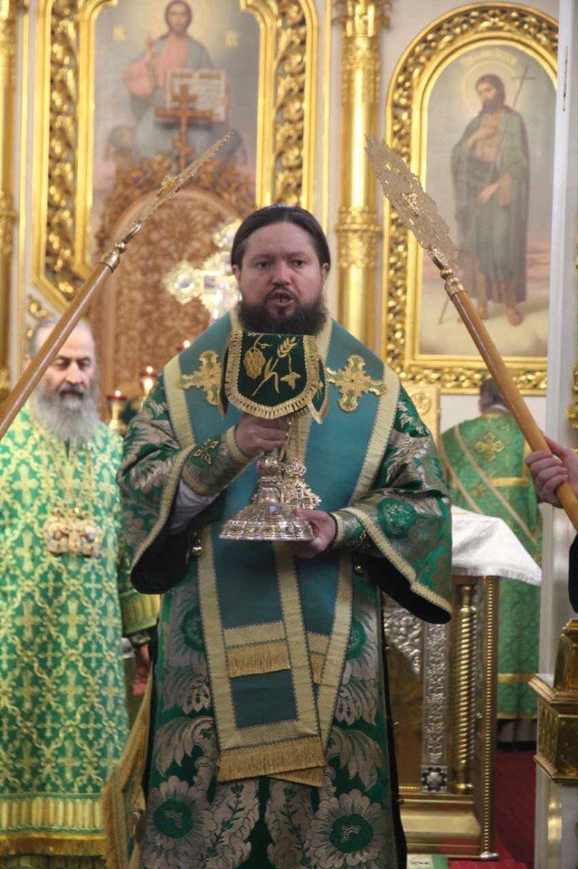 У Зимненській Святогірській Свято-Успенській обителі архієпископ Никодим молився за Божественною літургією разом із Предстоятелем УПЦ