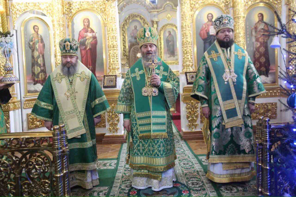 У Зимненській Святогірській Свято-Успенській обителі архієпископ Никодим молився за Божественною літургією разом із Предстоятелем УПЦ