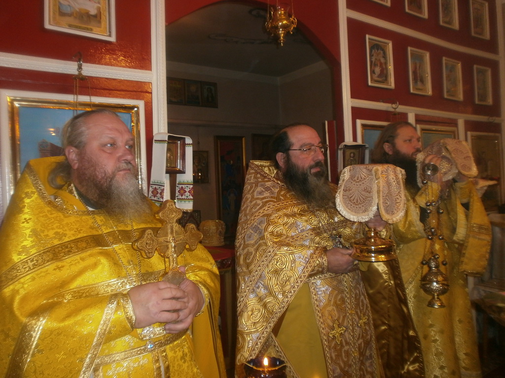 На Божественній Літургії у Свято-Георгіївському храмі м. Бердичева віруючі підносили молитви за мир