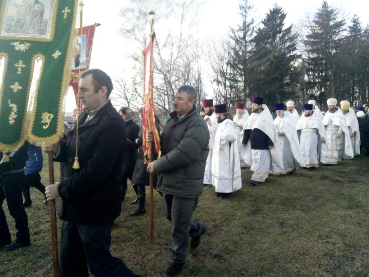 РАДУЙСЯ, МИХАЇЛЕ, ВЕЛИКИЙ АРХІСТРАТИЖЕ, З УСІМА НЕБЕСНИМИ СИЛАМИ...
