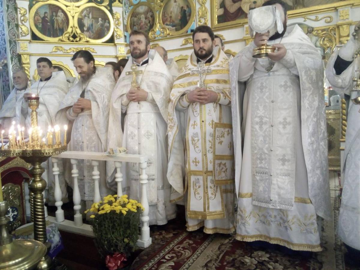 РАДУЙСЯ, МИХАЇЛЕ, ВЕЛИКИЙ АРХІСТРАТИЖЕ, З УСІМА НЕБЕСНИМИ СИЛАМИ...
