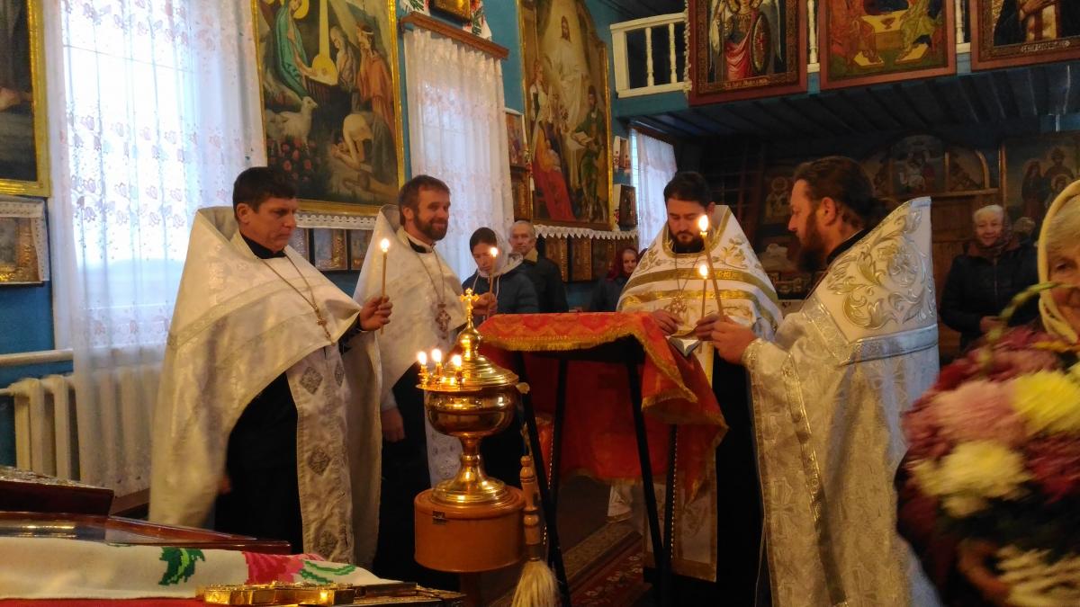 РАДУЙСЯ, МИХАЇЛЕ, ВЕЛИКИЙ АРХІСТРАТИЖЕ, З УСІМА НЕБЕСНИМИ СИЛАМИ...