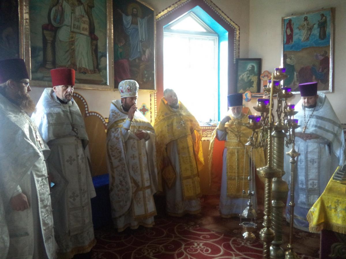 ВЕЛИЧАЄМ ТЕБЕ, СВЯТИЙ АПОСТОЛЕ І ЄВАНГЕЛІСТЕ ІОАНЕ БОГОСЛОВЕ.