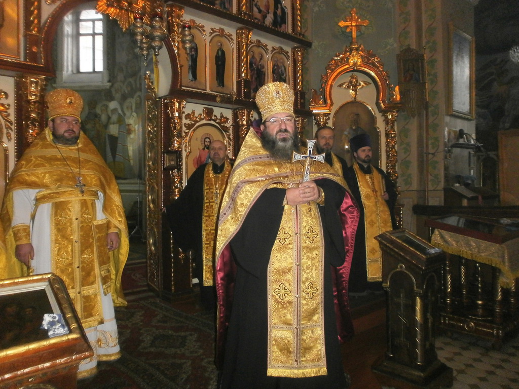 Сторічну парафіянку Свято-Миколаївського собору Катерину Андріївну Ходакову привітали з віковим ювілеєм!