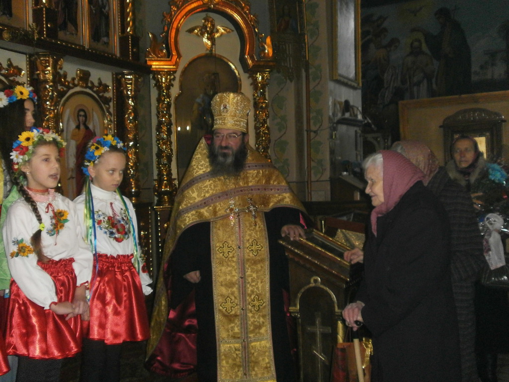 Сторічну парафіянку Свято-Миколаївського собору Катерину Андріївну Ходакову привітали з віковим ювілеєм!