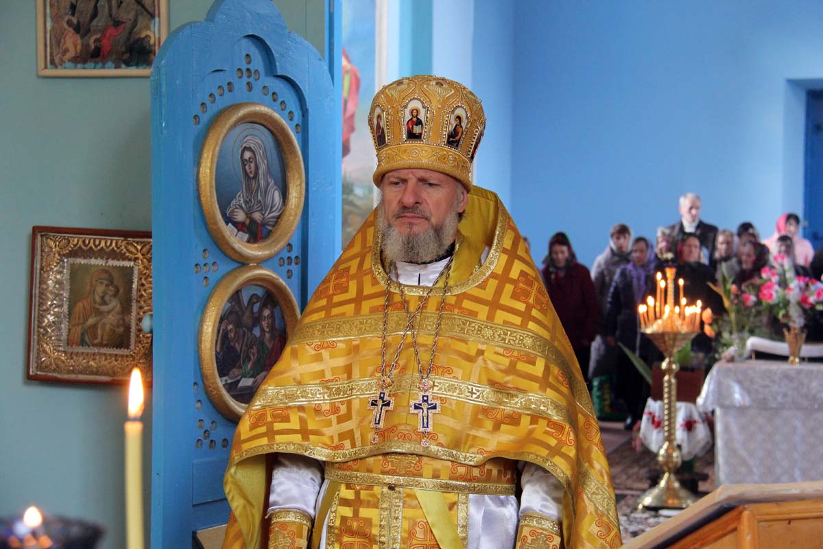 Божественна літургія в селі Лебединці.