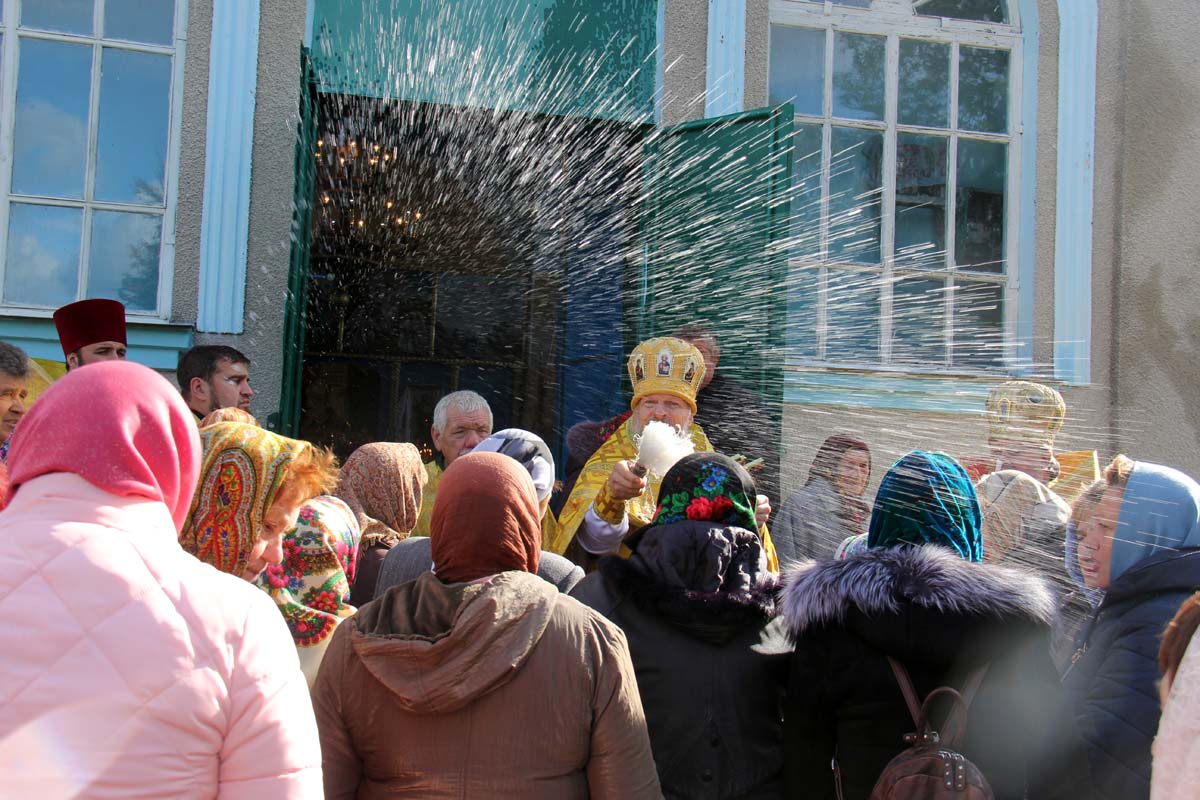 Божественна літургія в селі Лебединці.